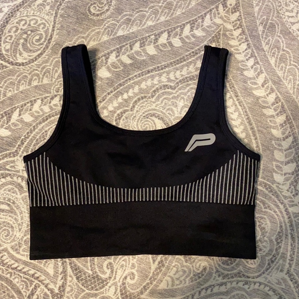 Black Pursue Fitness adapt seamless sports bra